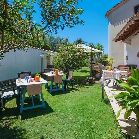 Le Quattro Mura Bed & Breakfast Pula Luaran gambar