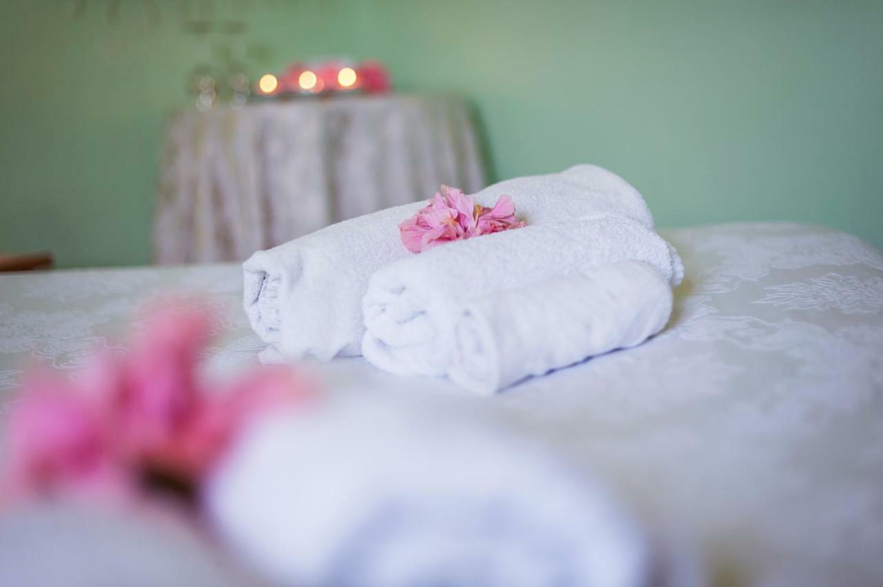 Le Quattro Mura Bed & Breakfast Pula Luaran gambar