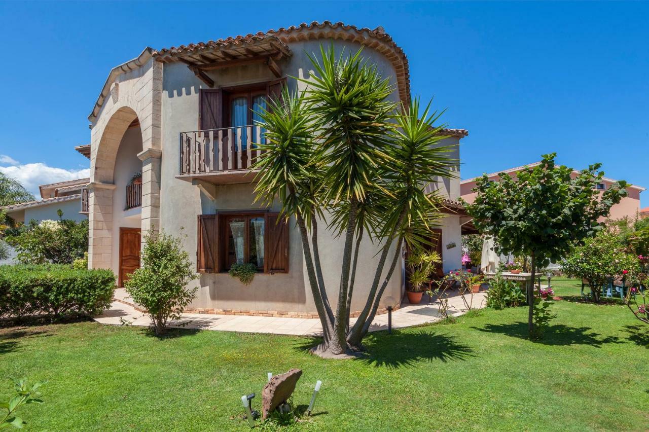 Le Quattro Mura Bed & Breakfast Pula Luaran gambar